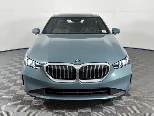2025 BMW 540 i xDrive