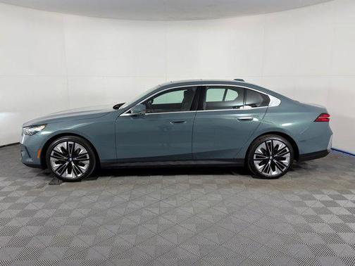 2025 BMW 540 i xDrive