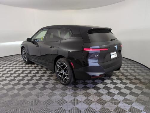 2025 BMW iX xDrive50