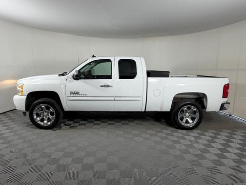 Summit White 2009 Chevrolet Silverado 1500 LT Extended Cab