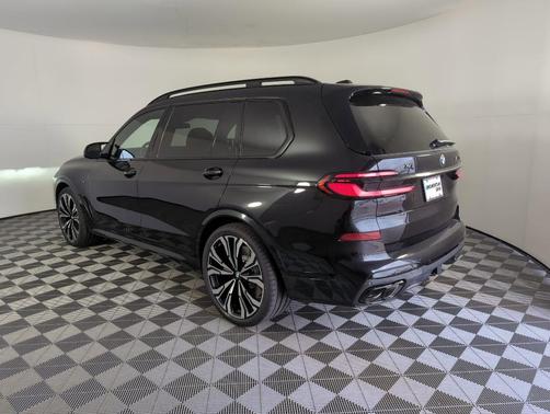 2026 BMW X7 M60i