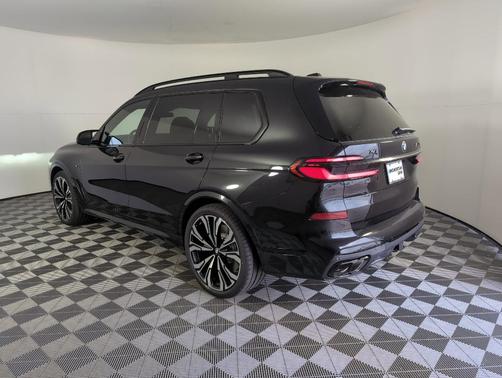 2026 BMW X7 M60i