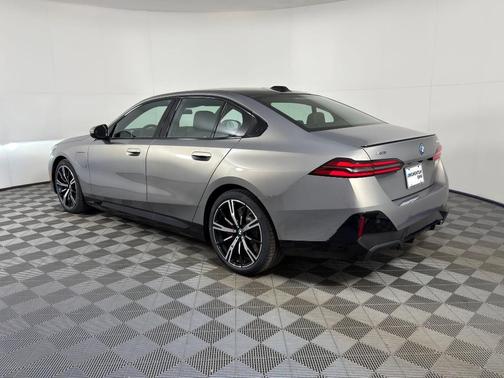 2026 BMW 550e xDrive