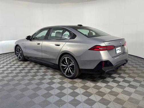 2026 BMW 550e xDrive