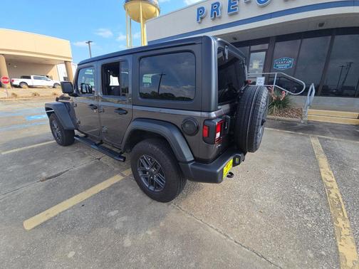 2024 Jeep Wrangler Sport