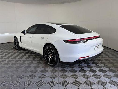 2021 Porsche Panamera RWD