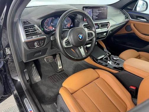 Black Sapphire Metallic 2024 BMW X4 xDrive30i