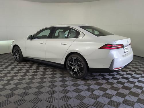 2026 BMW 530 i