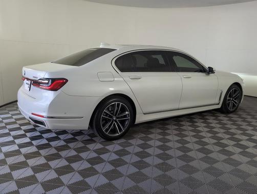2021 BMW 750 i xDrive