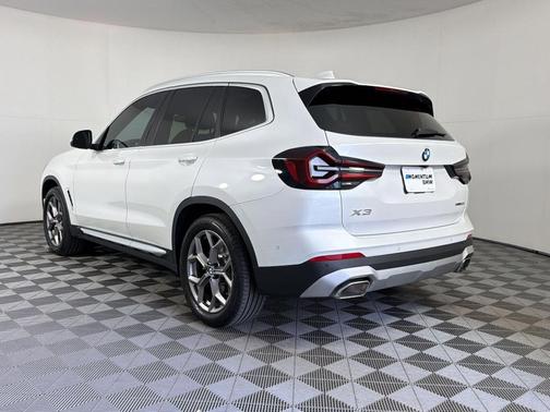 Mineral White Metallic 2024 BMW X3 xDrive30i