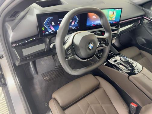 2025 BMW 530 i