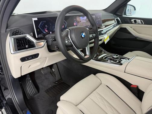 Black Sapphire Metallic 2026 BMW X5 sDrive40i