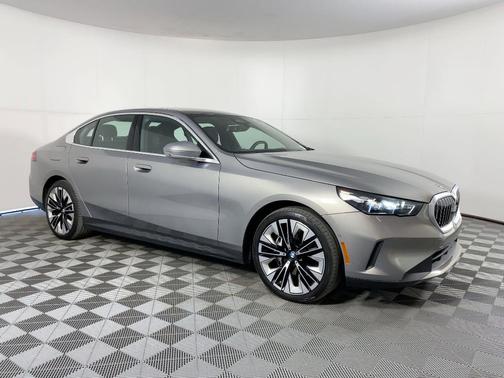 2025 BMW 540 i xDrive