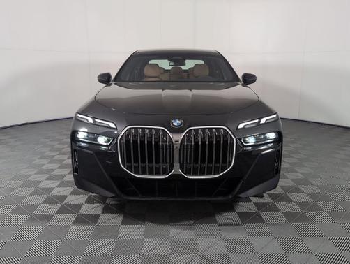 2026 BMW 740 i