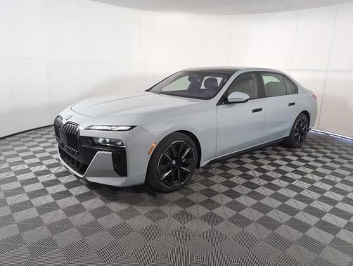 2025 BMW 760 760i xDrive