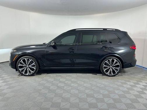 2023 BMW X7 M60i