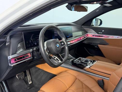 2023 BMW 740 i