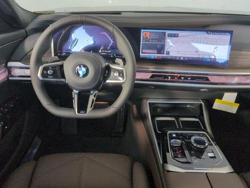 2026 BMW 740 i