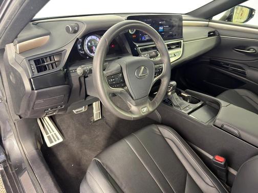 2023 Lexus ES 350 F SPORT Handling