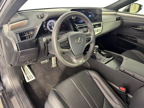 2023 Lexus ES 350 F SPORT Handling