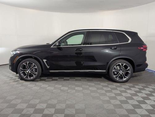 Black Sapphire Metallic 2026 BMW X5 sDrive40i