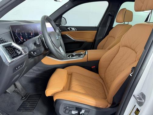 Mineral White Metallic 2026 BMW X5 sDrive40i