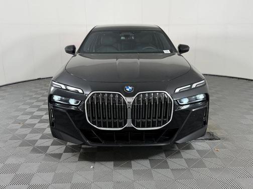 Black Sapphire Metallic 2026 BMW 740 i xDrive