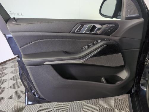2026 BMW X7 M60i