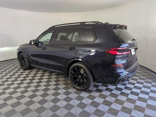 2026 BMW X7 M60i