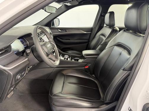 Bright White Clearcoat 2024 Jeep Grand Cherokee Limited