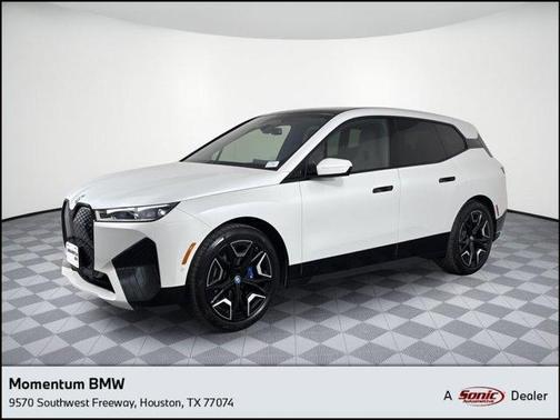 Mineral White Metallic 2024 BMW iX M60