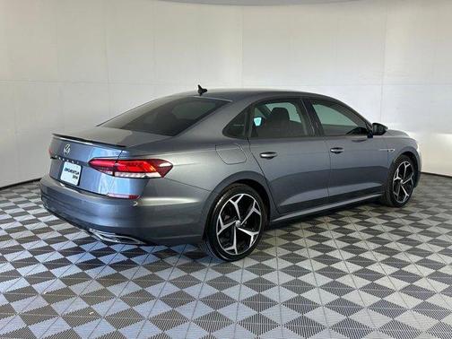 2020 Volkswagen Passat 2.0T R-Line