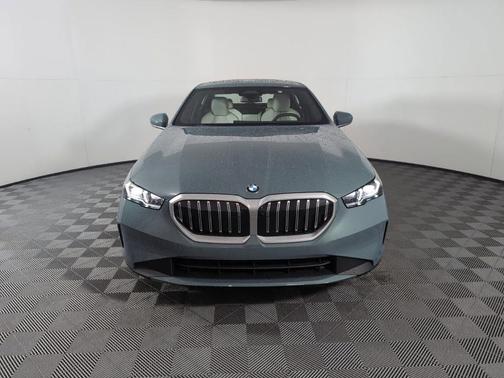 2025 BMW 530 i