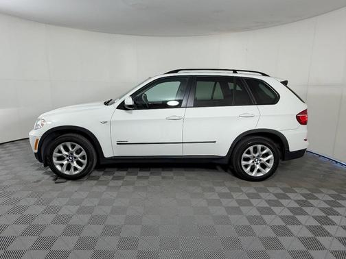 White 2013 BMW X5 xDrive35i Sport Activity