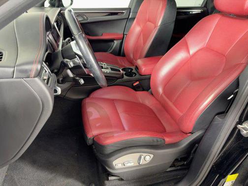 2019 Porsche Macan Base