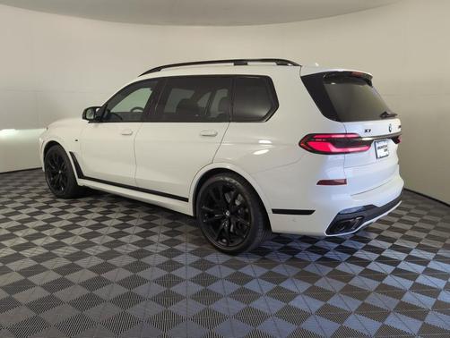 2026 BMW X7 M60i