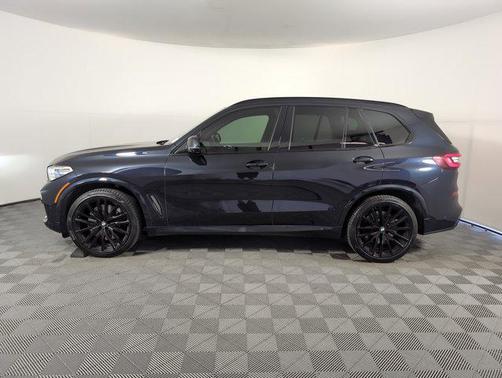 2022 BMW X5 M50i