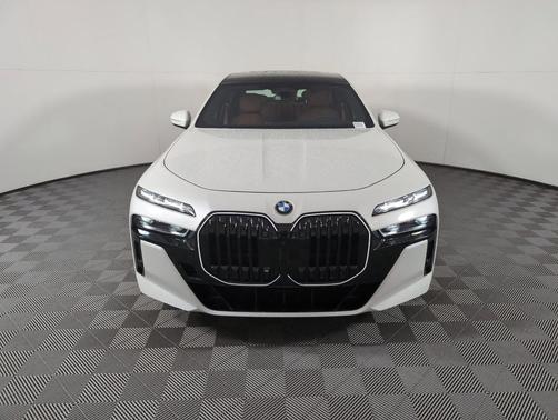 2025 BMW 760 760i xDrive