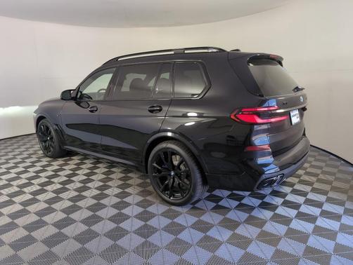 2026 BMW X7 M60i