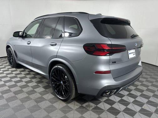 2026 BMW X5 M60i