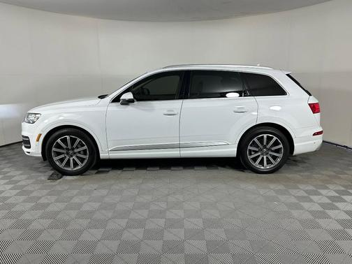 2019 Audi Q7 55 SE Premium Plus