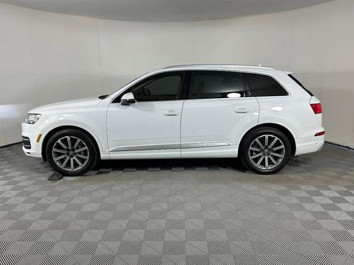 2019 Audi Q7 55 SE Premium Plus