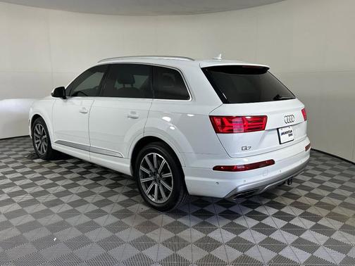 2019 Audi Q7 55 SE Premium Plus
