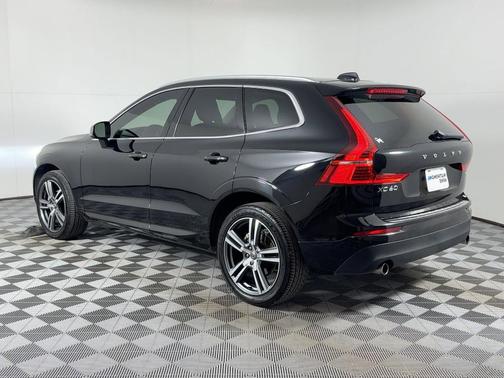 2021 Volvo XC60 T5 Momentum
