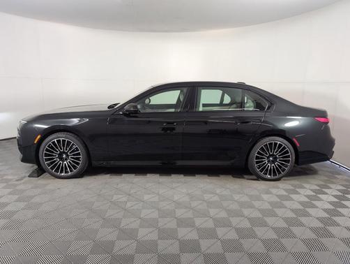 2025 BMW 760 760i xDrive