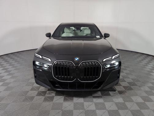 2025 BMW 760 760i xDrive