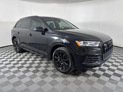 2022 Audi Q7 45 Premium Plus