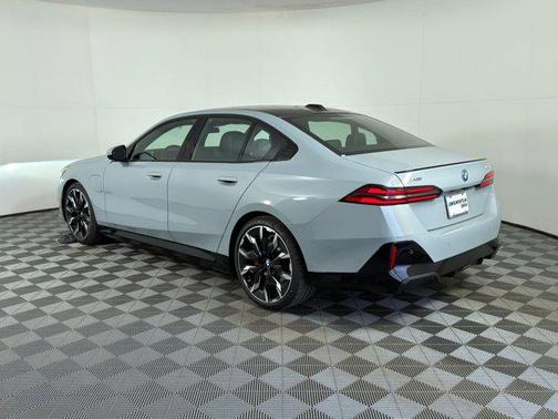 2026 BMW 550e xDrive