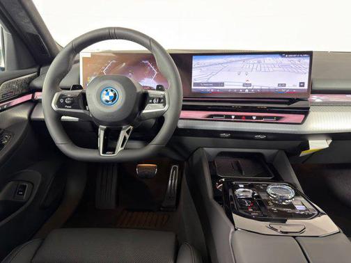 2026 BMW 550e xDrive