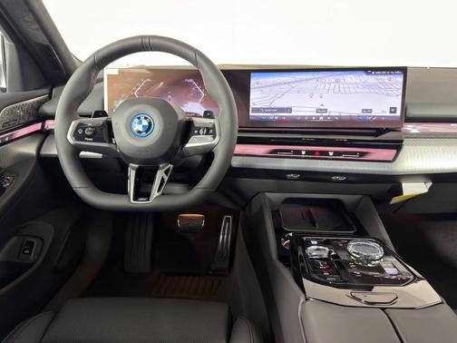 2026 BMW 550e xDrive